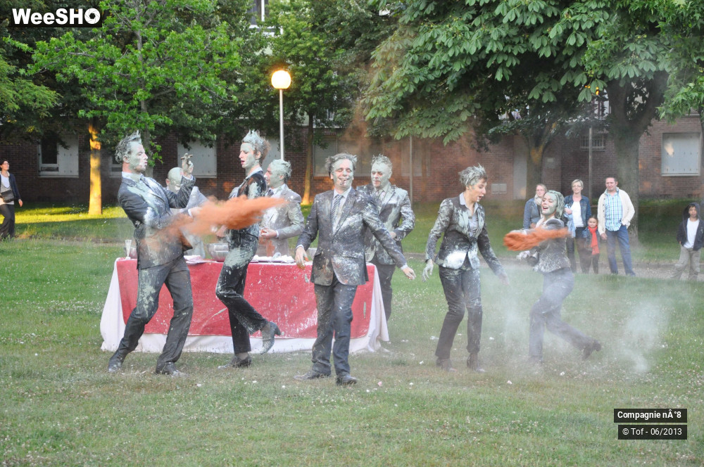 3/48 photos du spectacle Monstre d'Humanité