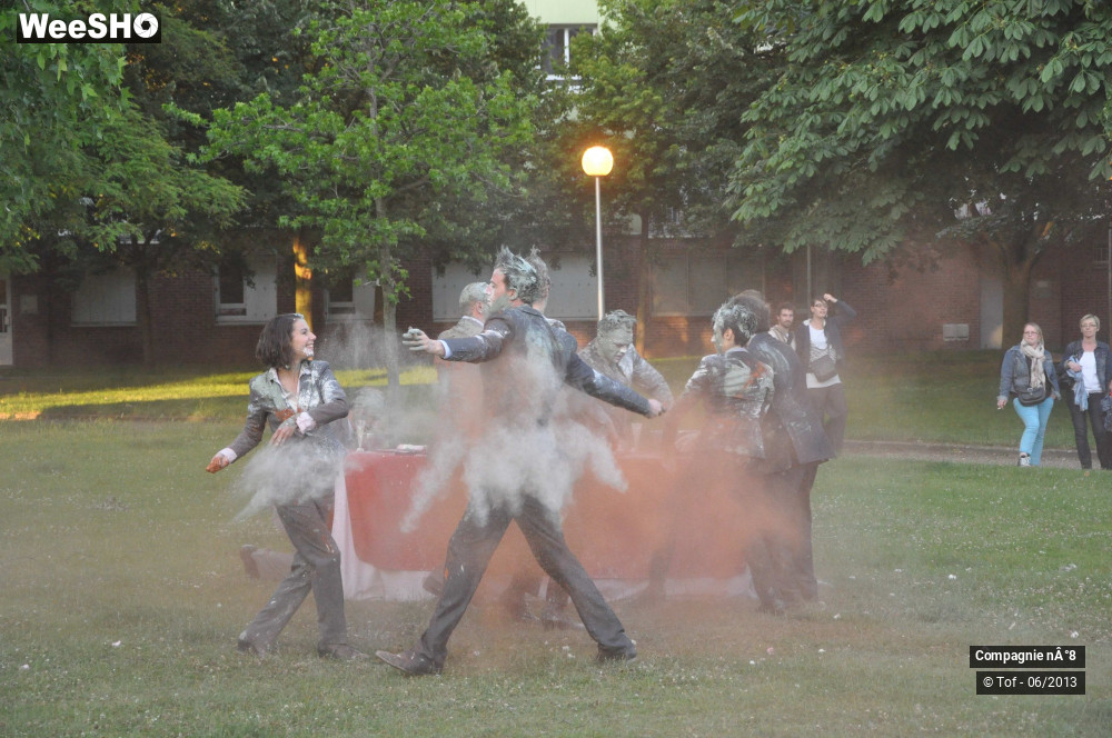 4/48 photos du spectacle Monstre d'Humanité