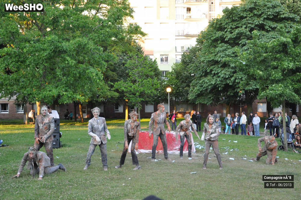 8/48 photos du spectacle Monstre d'Humanité