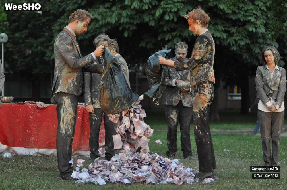 14/48 photos du spectacle Monstre d'Humanité