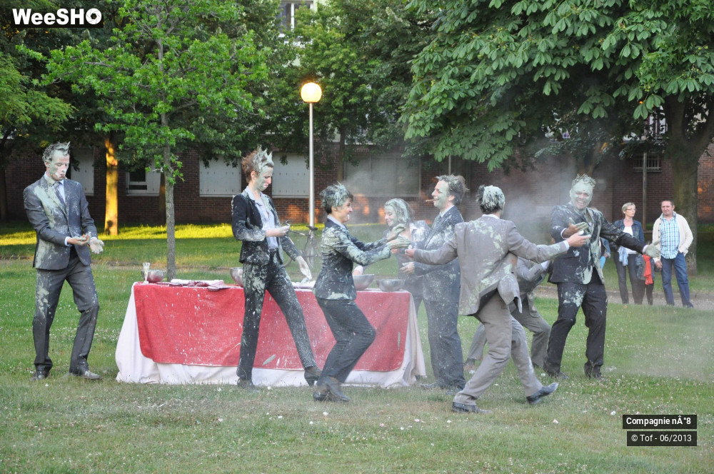 19/48 photos du spectacle Monstre d'Humanité