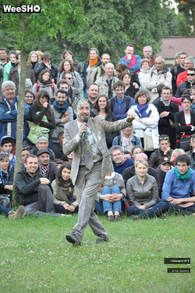 32/48 photos du spectacle Monstre d'Humanité