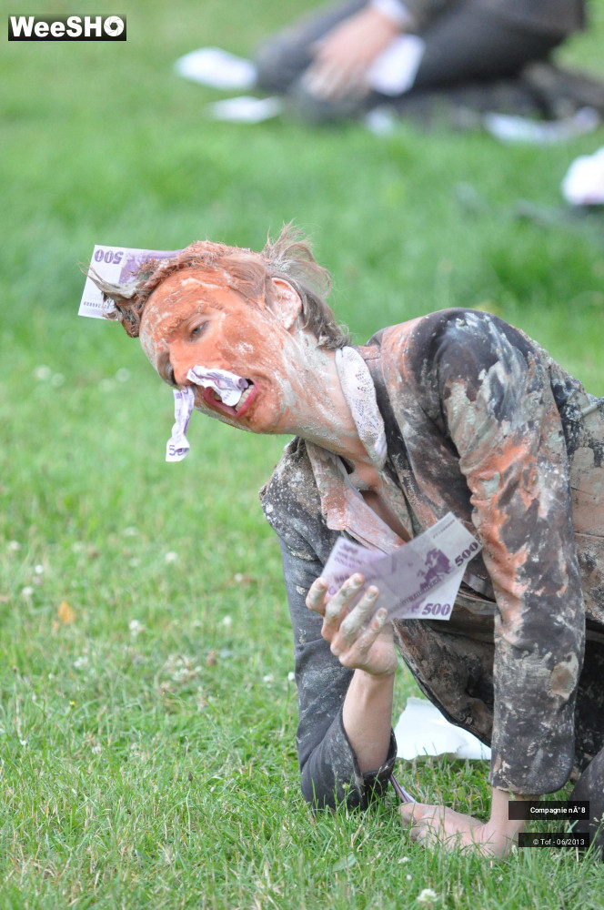 33/48 photos du spectacle Monstre d'Humanité