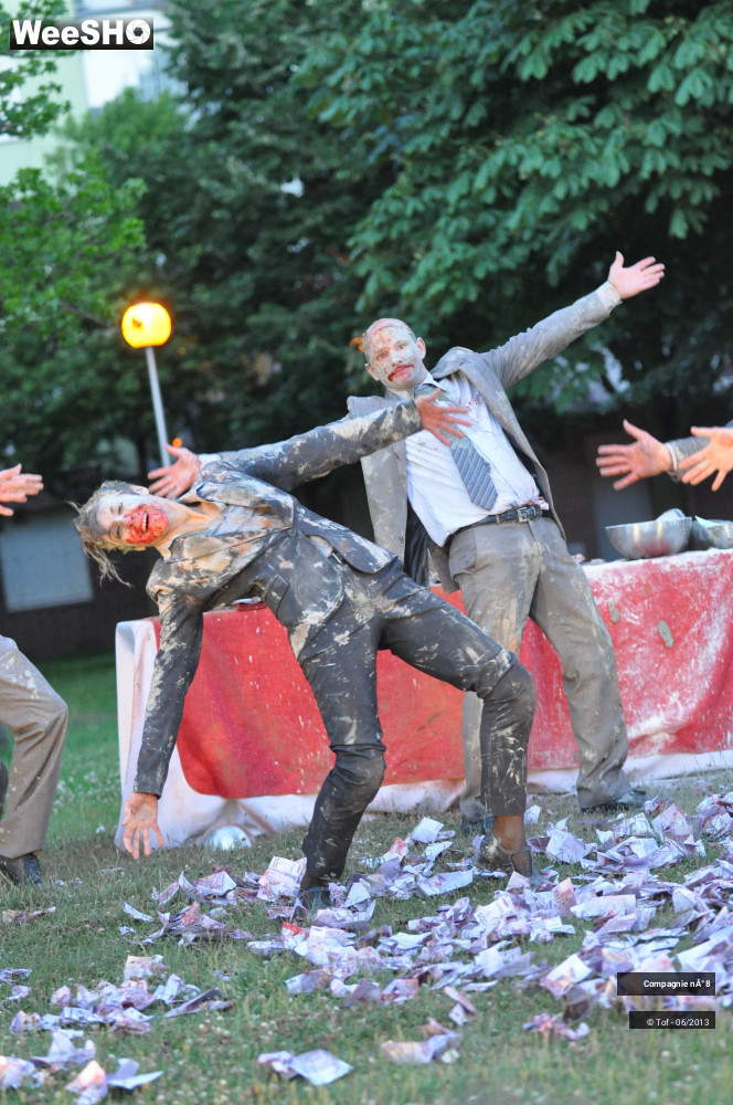 41/48 photos du spectacle Monstre d'Humanité