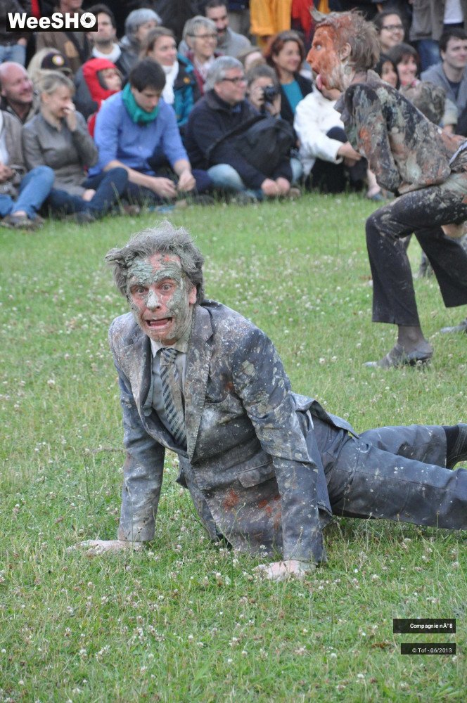 47/48 photos du spectacle Monstre d'Humanité