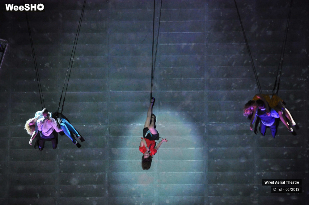 2/40 photos du spectacle As the World Tipped