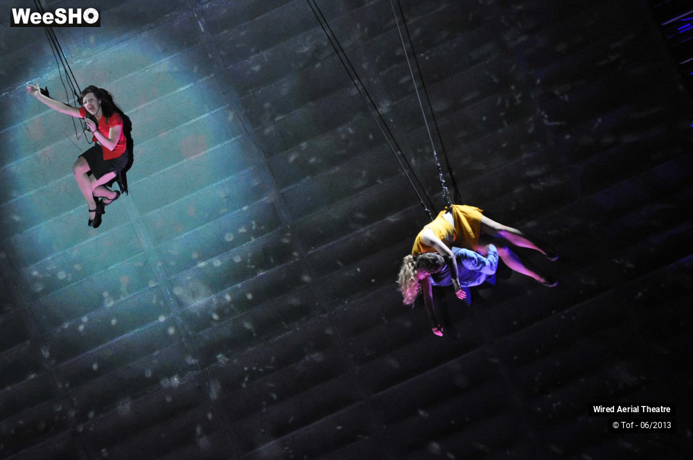 3/40 photos du spectacle As the World Tipped