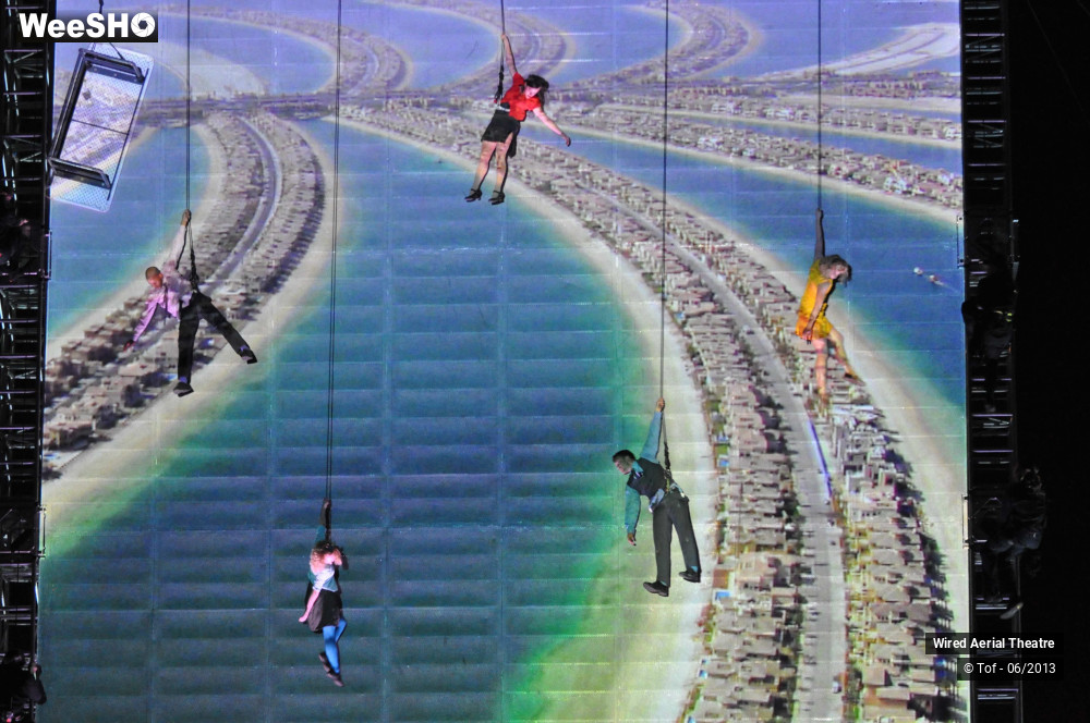 4/40 photos du spectacle As the World Tipped