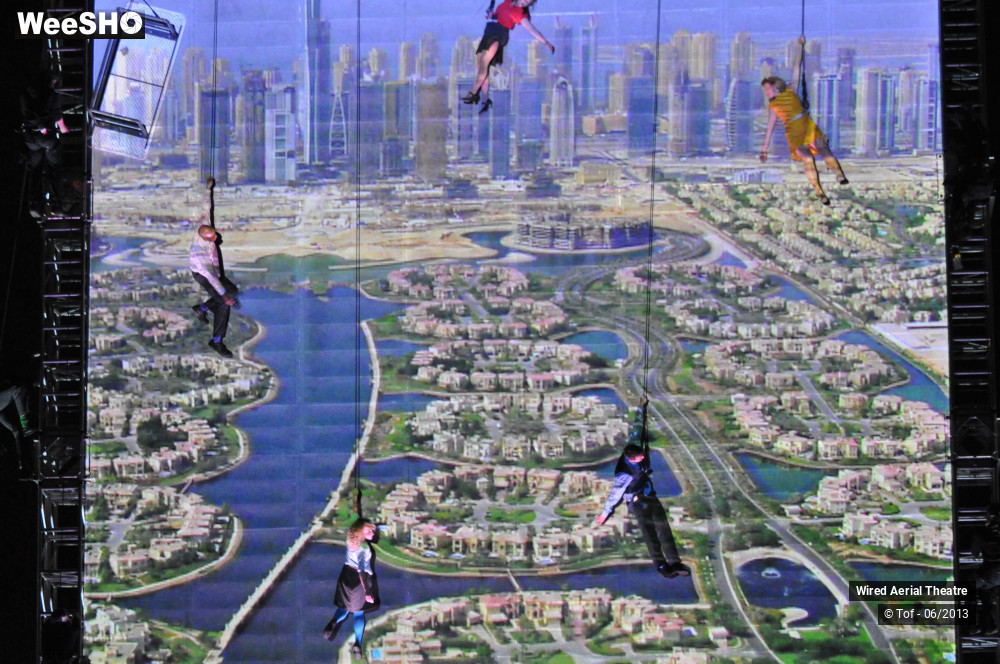 5/40 photos du spectacle As the World Tipped