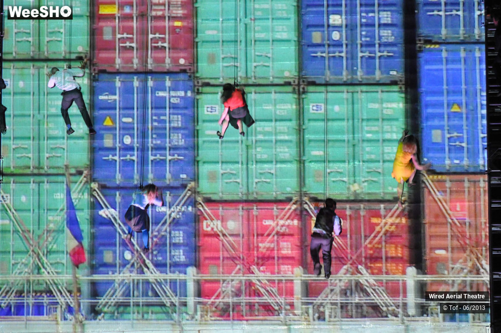 8/40 photos du spectacle As the World Tipped