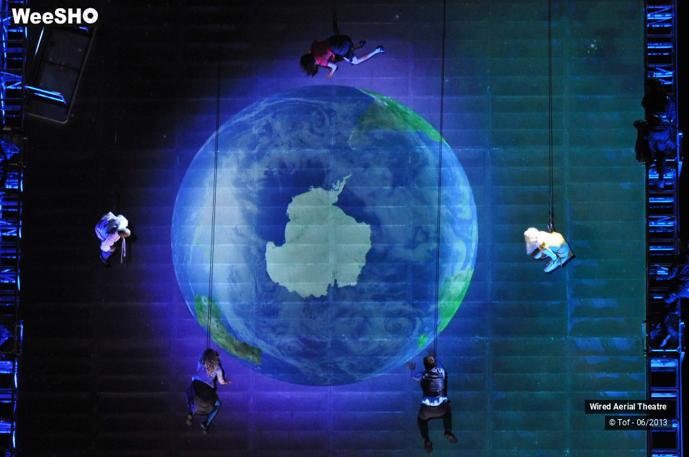 12/40 photos du spectacle As the World Tipped