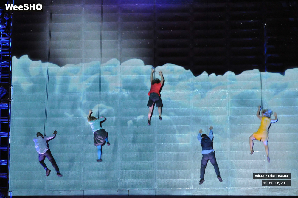 13/40 photos du spectacle As the World Tipped