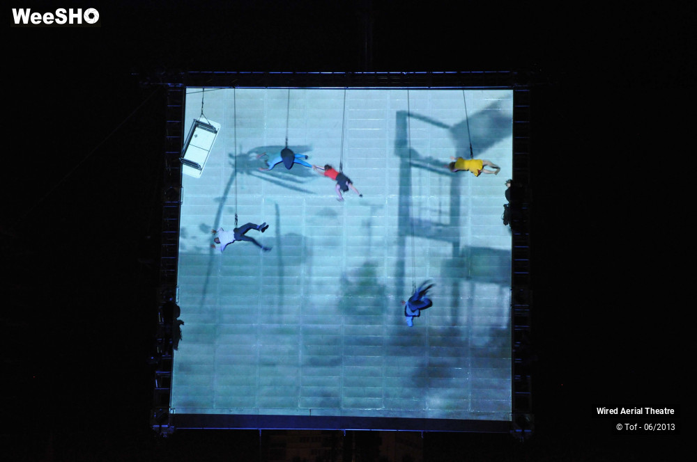 35/40 photos du spectacle As the World Tipped