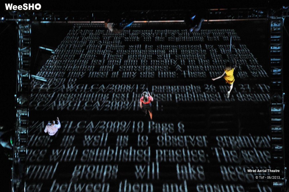 36/40 photos du spectacle As the World Tipped