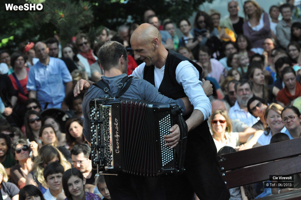 12/56 photos du spectacle Banc Public