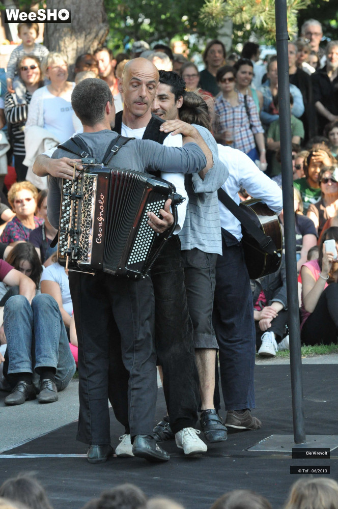 38/56 photos du spectacle Banc Public