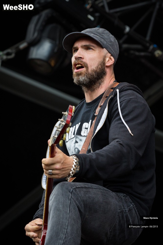 11/34 photos du spectacle Mass Hysteria