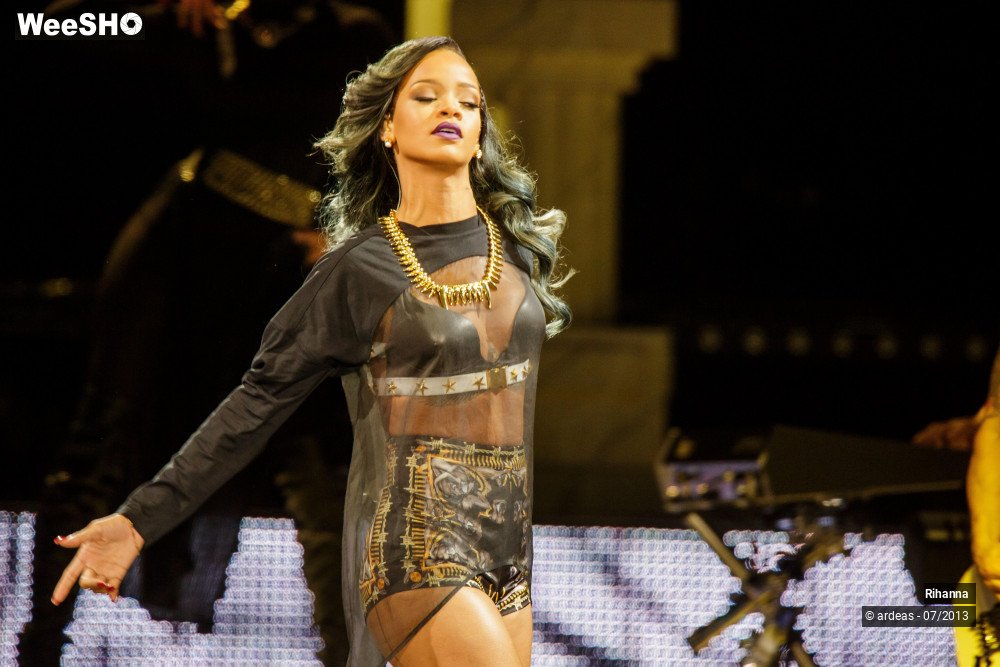 15/45 photos du spectacle Rihanna