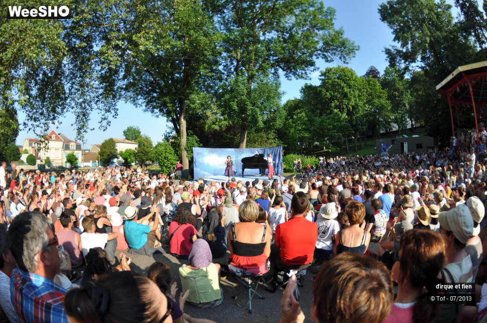 9/58 photos du spectacle Le Carrousel des Moutons