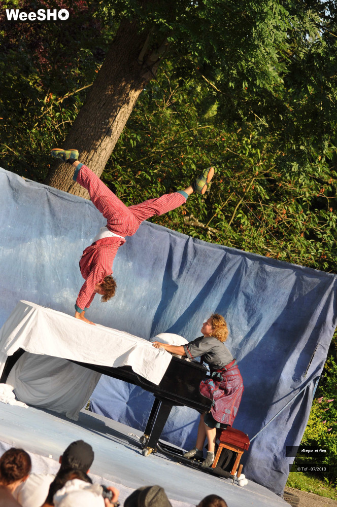 32/58 photos du spectacle Le Carrousel des Moutons