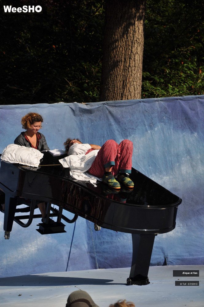 56/58 photos du spectacle Le Carrousel des Moutons