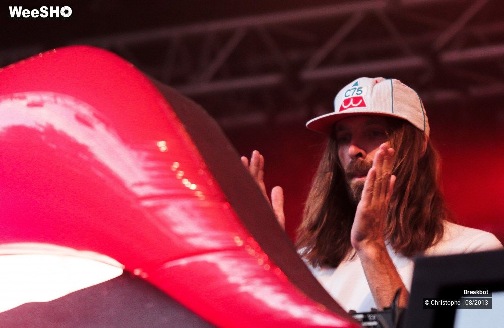 20/24 photos du spectacle Breakbot