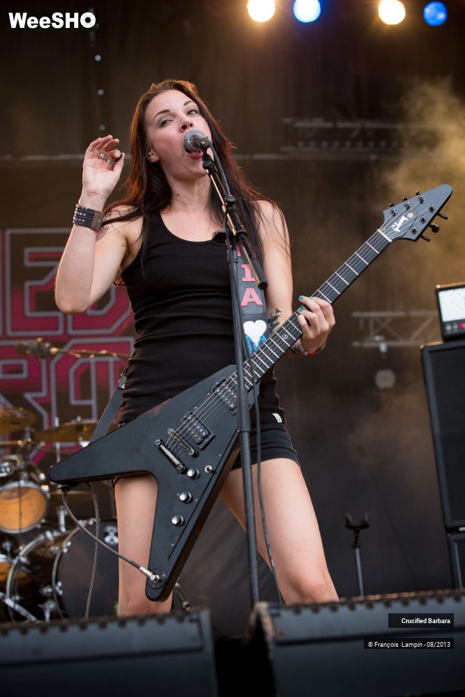 11/48 photos du spectacle Crucified Barbara