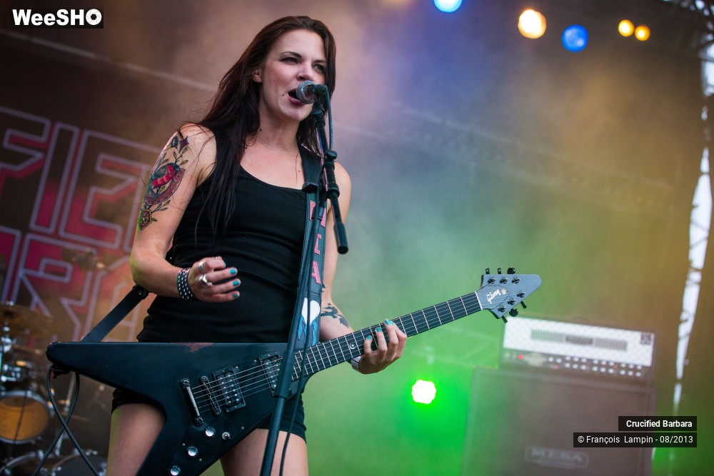 20/48 photos du spectacle Crucified Barbara