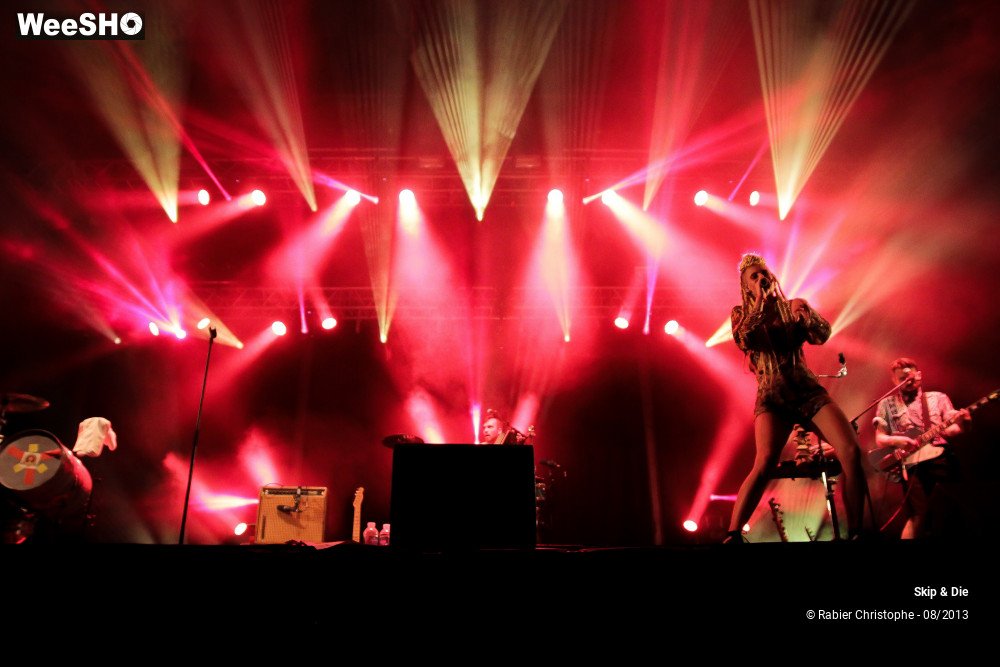 16/40 photos du spectacle Skip & Die