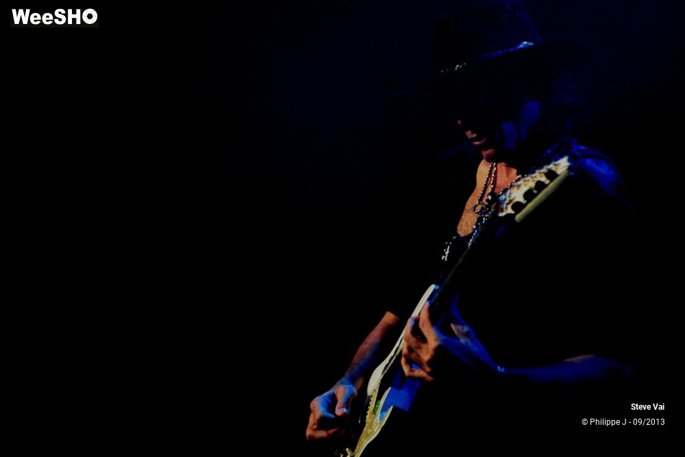 4/32 photos du spectacle Steve Vai