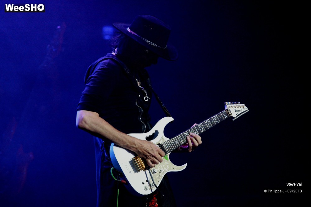 6/32 photos du spectacle Steve Vai
