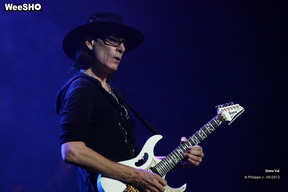 7/32 photos du spectacle Steve Vai
