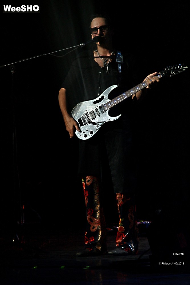 16/32 photos du spectacle Steve Vai