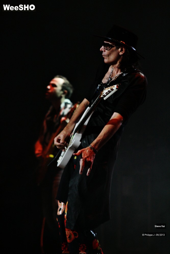 18/32 photos du spectacle Steve Vai