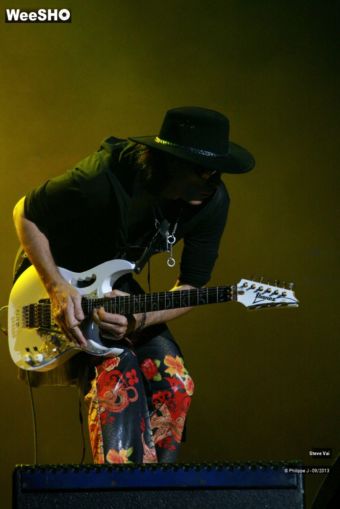 19/32 photos du spectacle Steve Vai