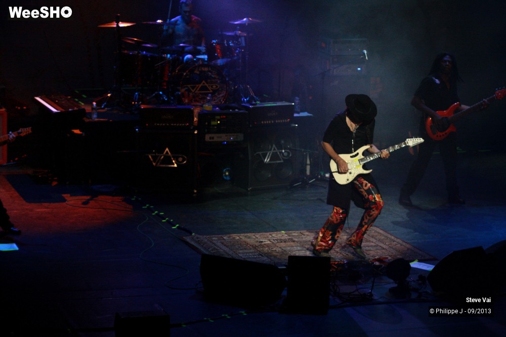 21/32 photos du spectacle Steve Vai