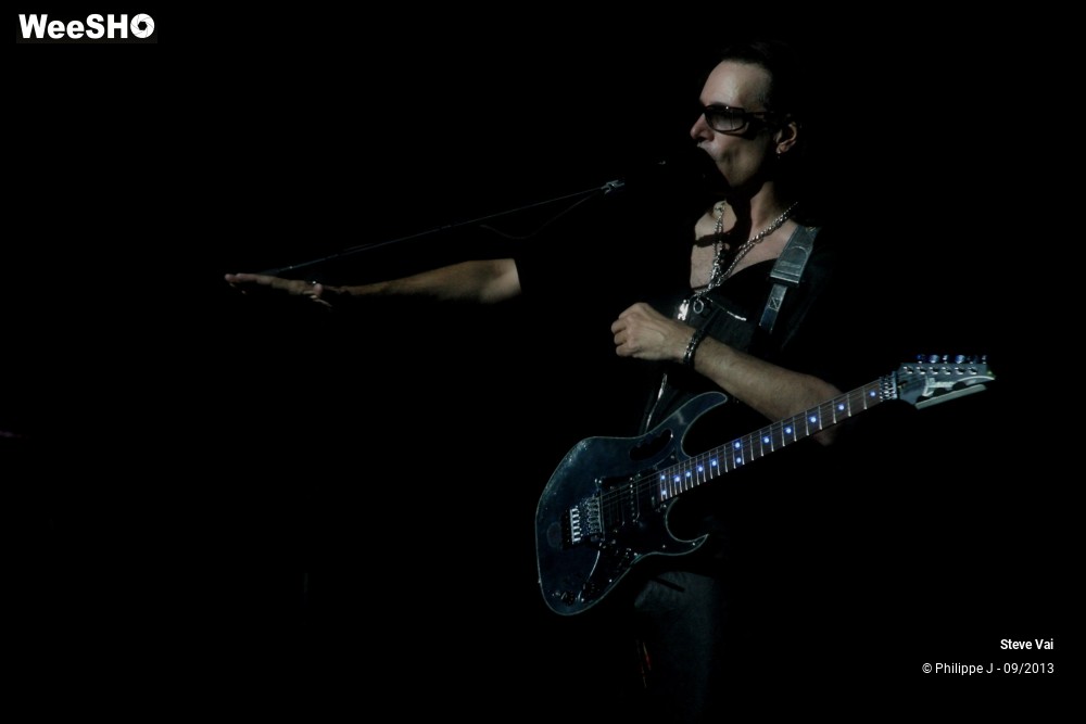 25/32 photos du spectacle Steve Vai