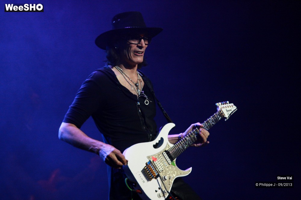 26/32 photos du spectacle Steve Vai