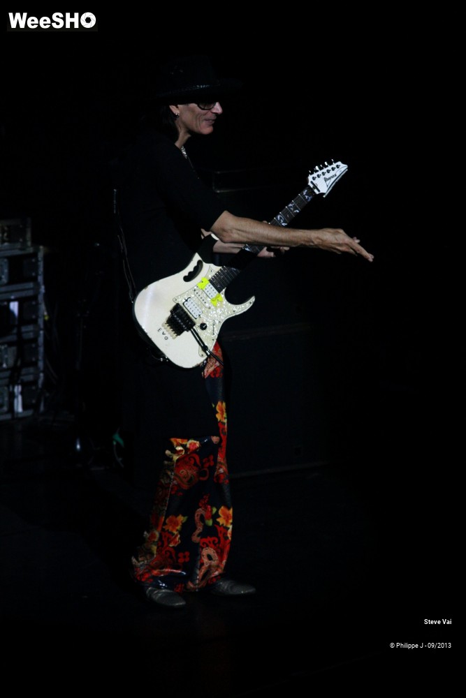 28/32 photos du spectacle Steve Vai