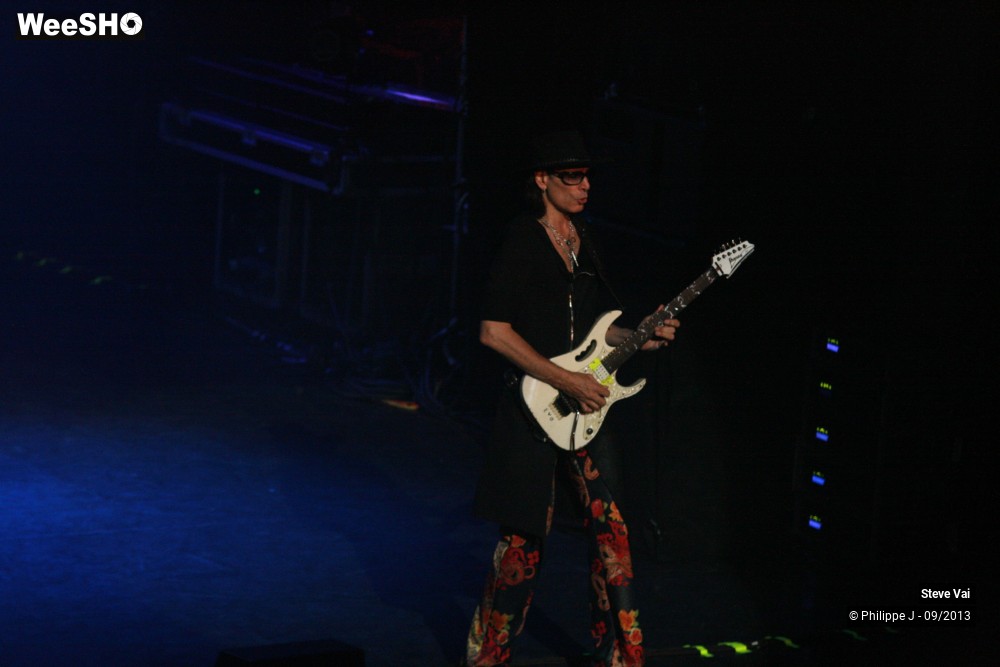30/32 photos du spectacle Steve Vai