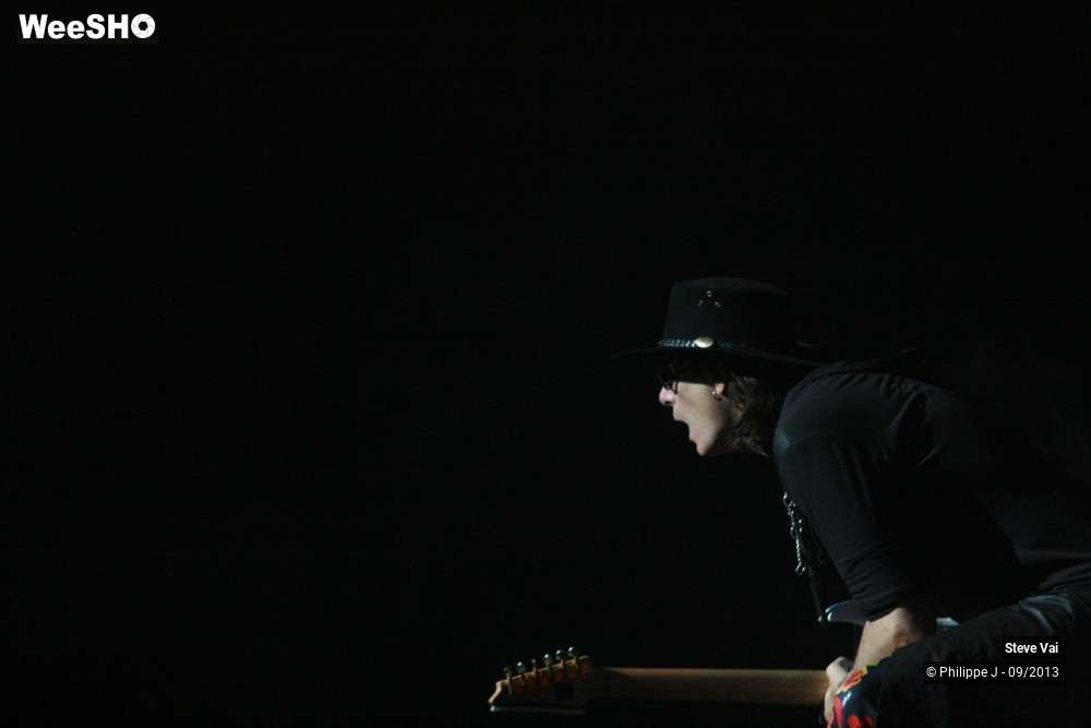 31/32 photos du spectacle Steve Vai