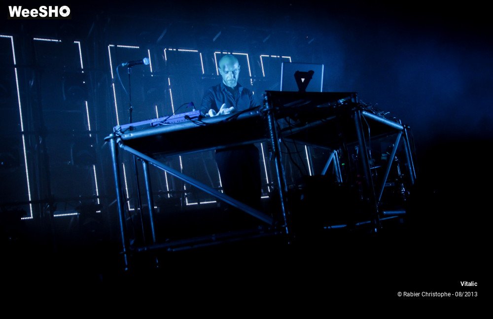 27/31 photos du spectacle Vitalic vtlzr