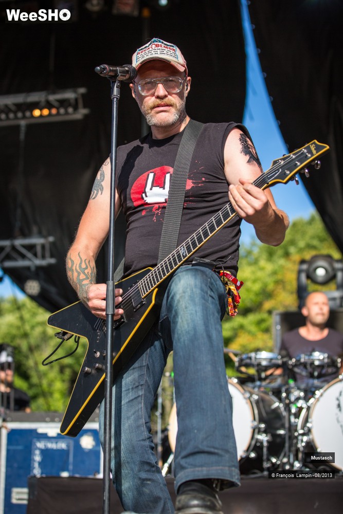 20/35 photos du spectacle Mustasch