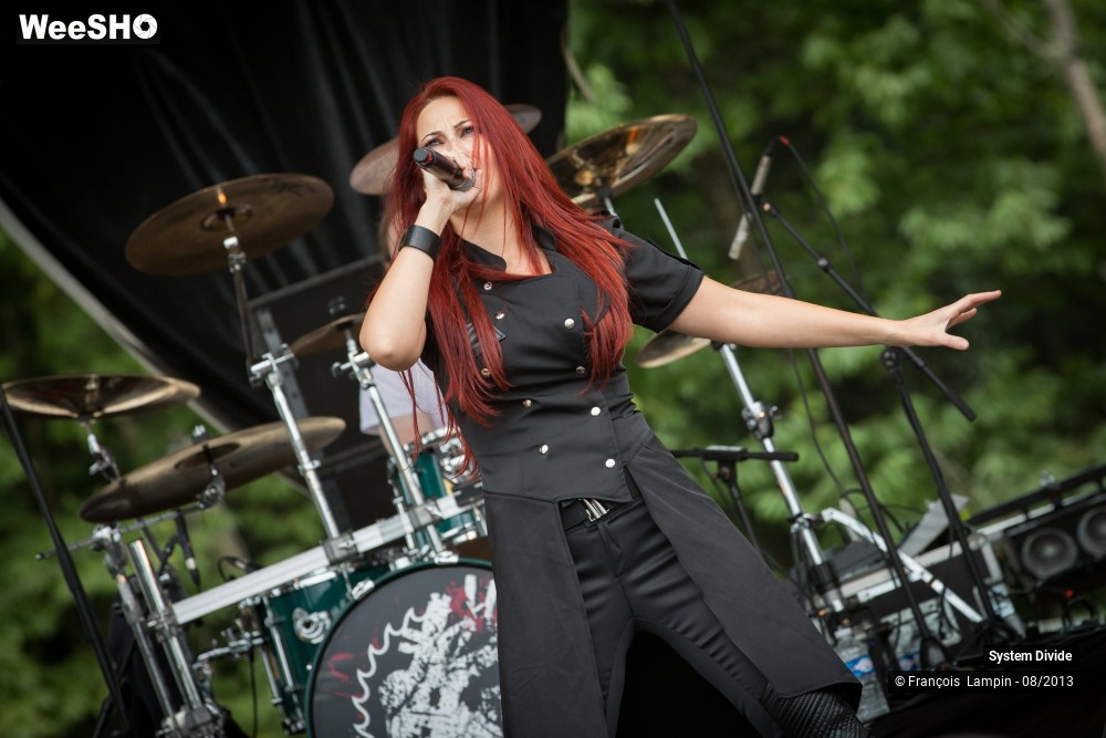 9/50 photos du spectacle System Divide