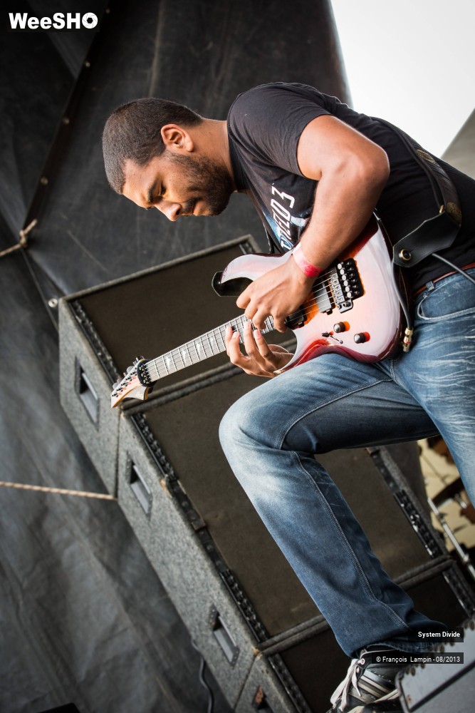 13/50 photos du spectacle System Divide