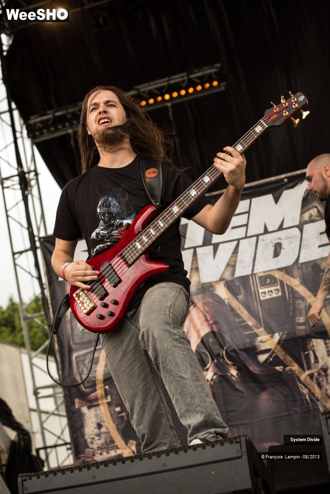 17/50 photos du spectacle System Divide