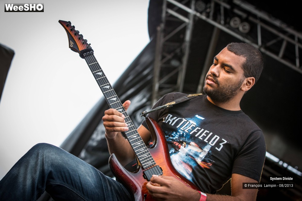 18/50 photos du spectacle System Divide