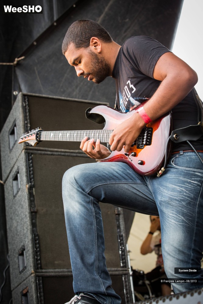 22/50 photos du spectacle System Divide