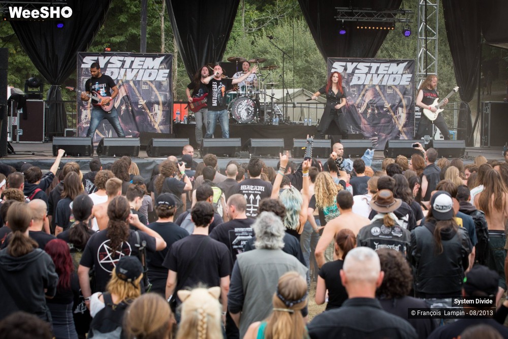 26/50 photos du spectacle System Divide