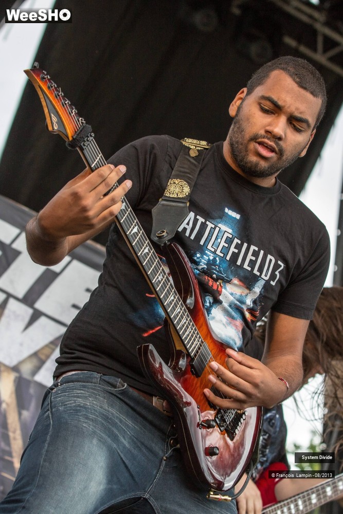 30/50 photos du spectacle System Divide